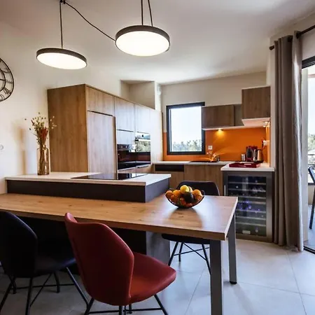 Les 3 Baigneuses : 2 Chambres, Neuf Proche De Toutes Commodites Apartment Porto-Vecchio (Corsica)