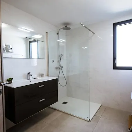 Apartament Les 3 Baigneuses : 2 Chambres, Neuf Proche De Toutes Commodites Porto-Vecchio (Corsica)