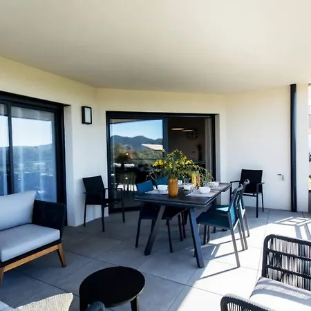 Les 3 Baigneuses : 2 Chambres, Neuf Proche De Toutes Commodites *